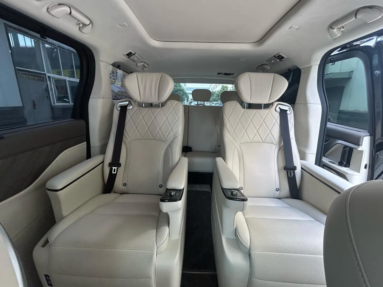 WEY 2025 VV7 Hi4 1.5T Four-Wheel-Drive Automatic Model 9