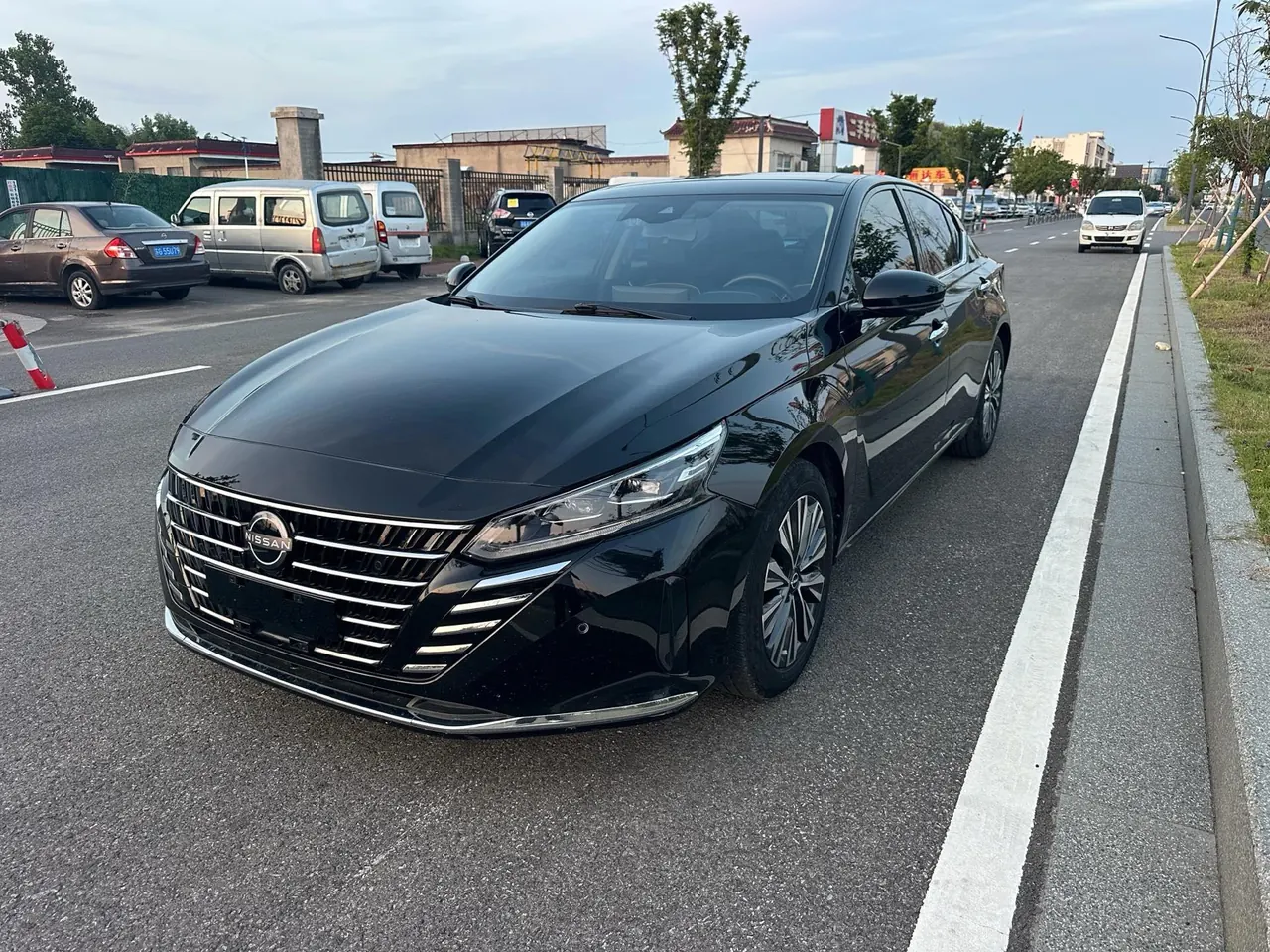 Nissan 2022 Teana 2.0 stepless XL-Upr premium version automatic gear - View 1