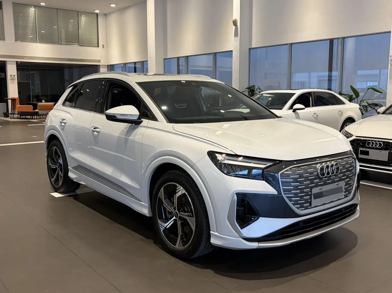 Audi 2024 Q4 e-tron 40 Creation Edition Automatic Gear 3