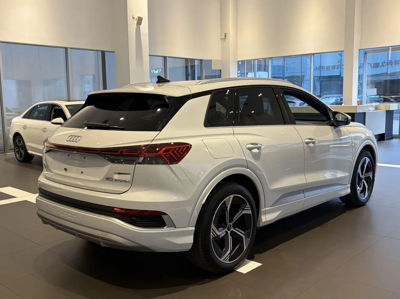 Audi 2024 Q4 e-tron 40 Creation Edition Automatic Gear 8