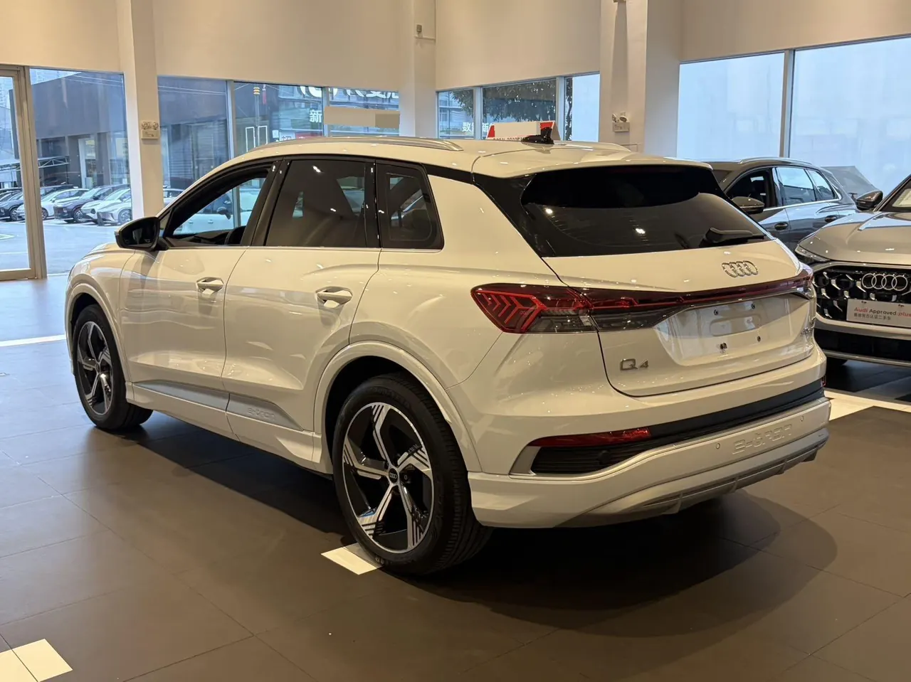 Audi 2024 Q4 e-tron 40 Creation Edition Automatic Gear 9