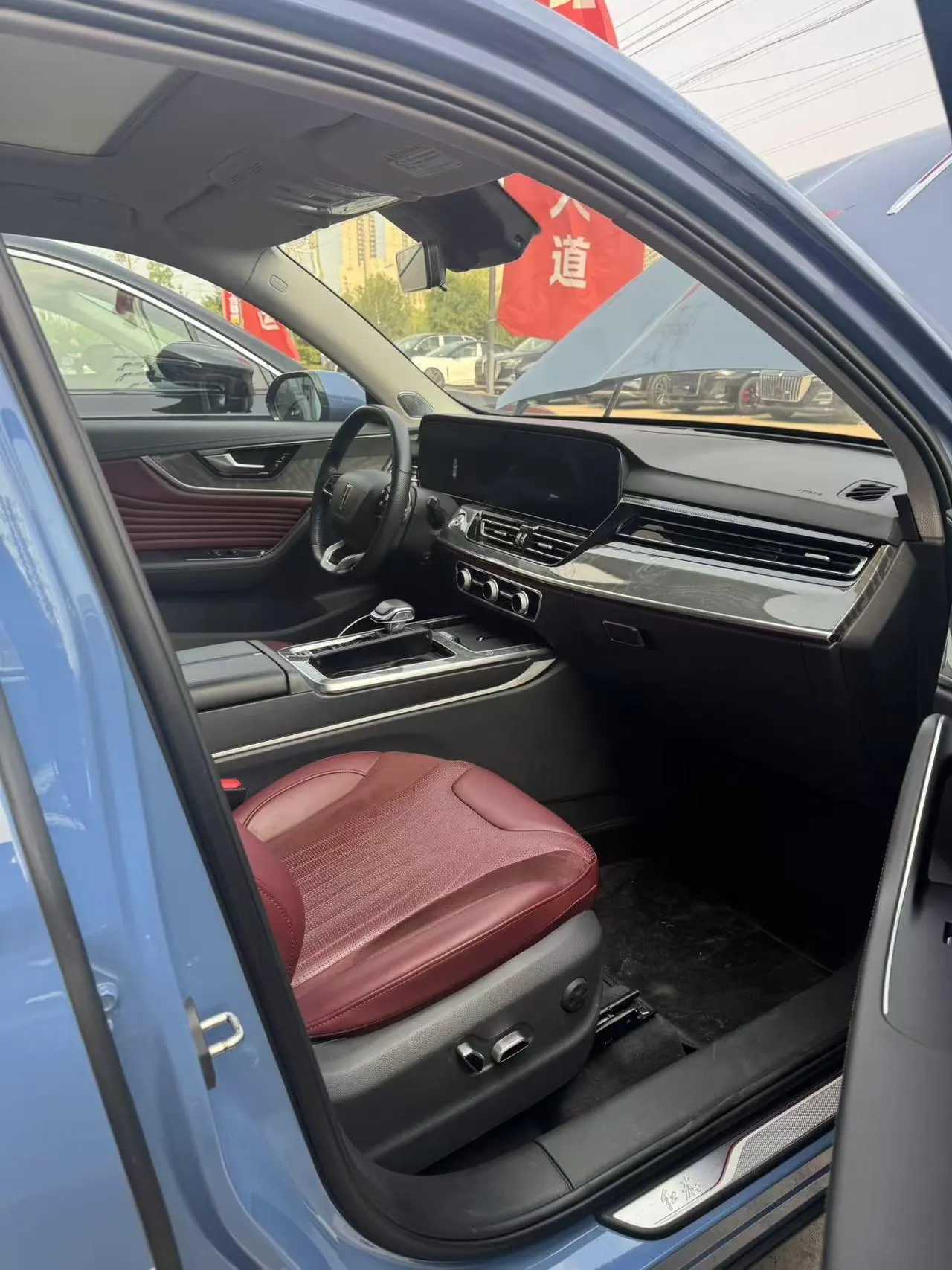 HongQi 2023 HS5 2.0T 4-wheel drive flag enjoy Pro version automatic gear 5