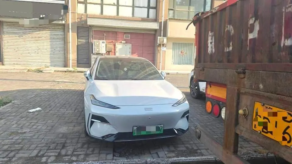 Geely Galaxy 2024 E 8 550km PRO automatic gear 2