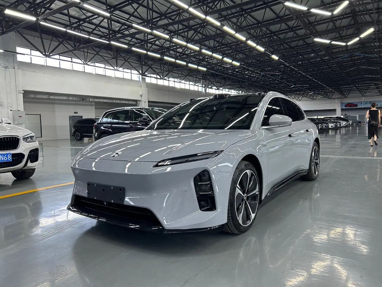 Open image lightbox: NIO 2025 ET5T 75kWh Touring automatic