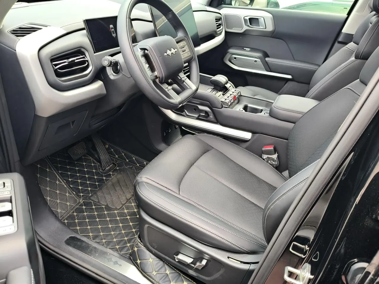 FangChengBao 2025 titanium 3 501KM four-wheel drive intelligent driving Ultra version automatic gear 4