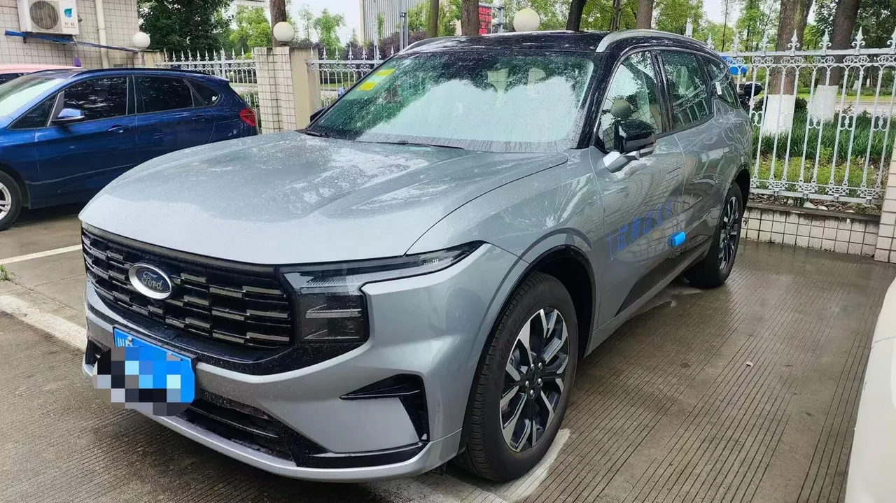 Открыть галерею: Ford 2025 Ruijie L 2.0T EcoBoost four-wheel drive 7-seat extreme automatic gear