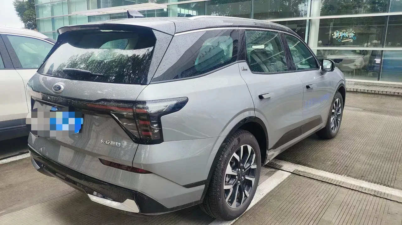 Ford 2025 Ruijie L 2.0T EcoBoost four-wheel drive 7-seat extreme automatic gear 3