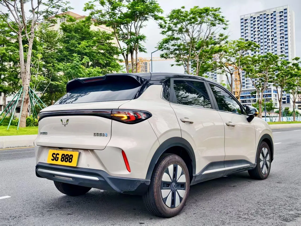 WuLing 2025 Plantronics S 430km Exclusive Automatic Transmission 9