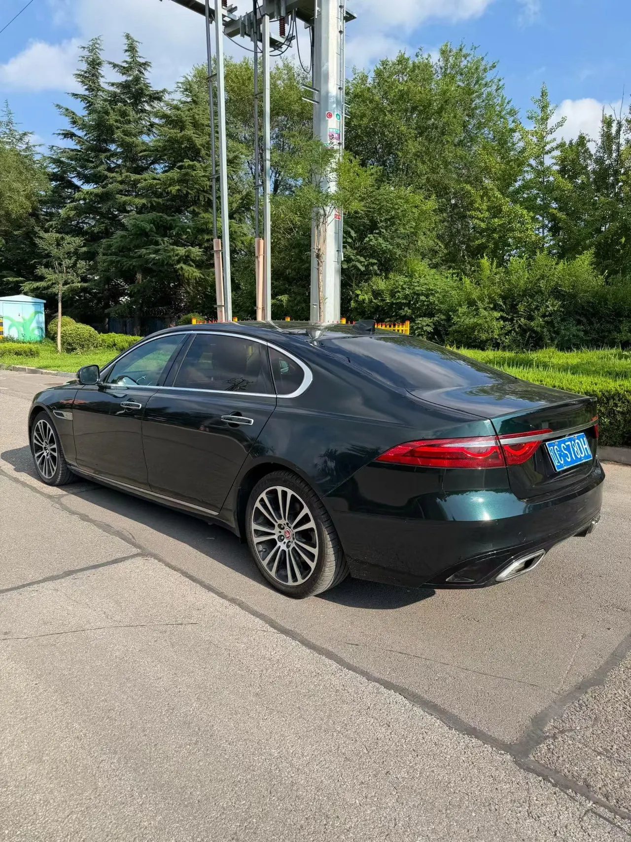 Jaguar 2021 XFL 2.0T P 12500.00g Drive Enjoy Deluxe Edition Automatic Gear 9