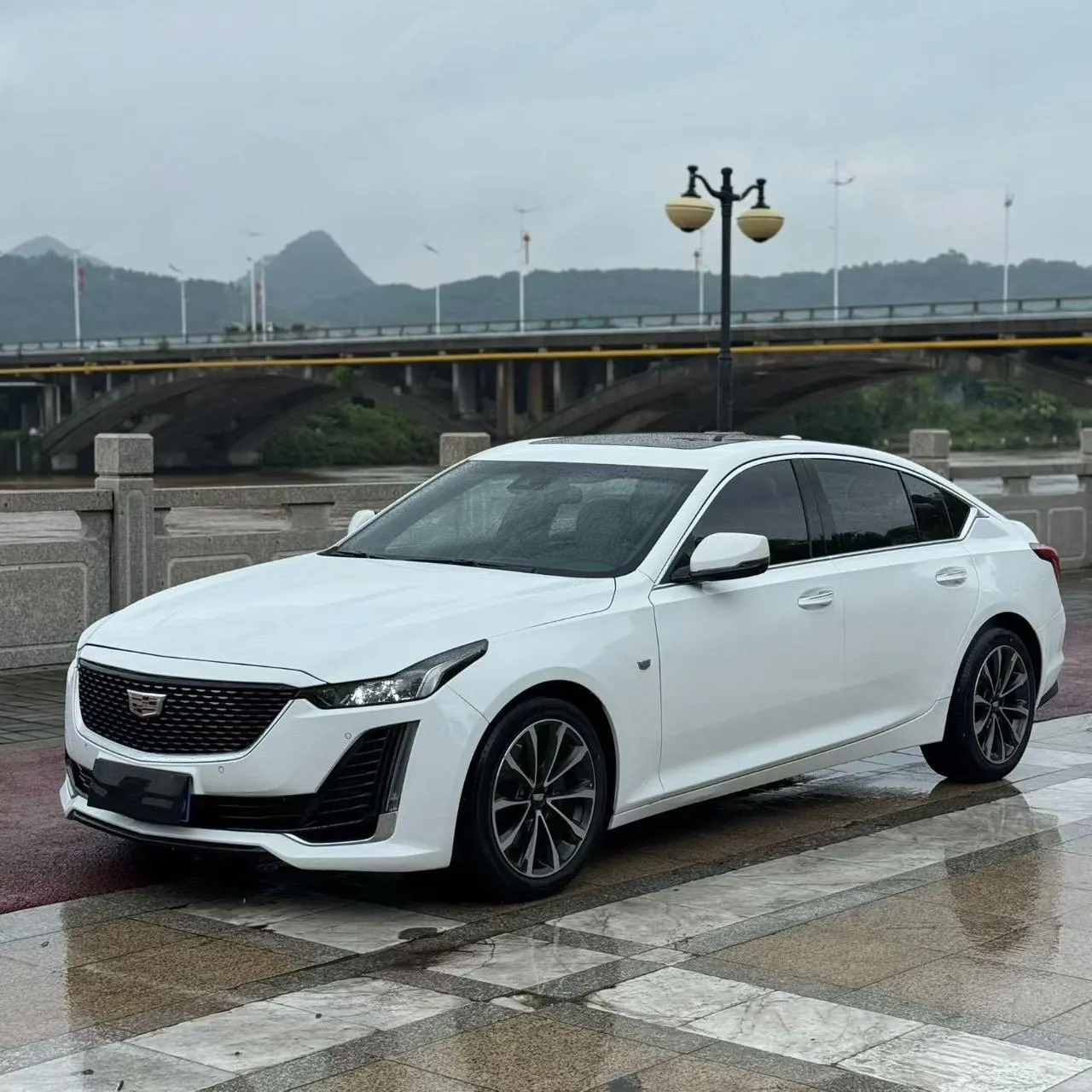 Cadillac 2022 CT5 2.0T 28T honorable automatic gear - View 1