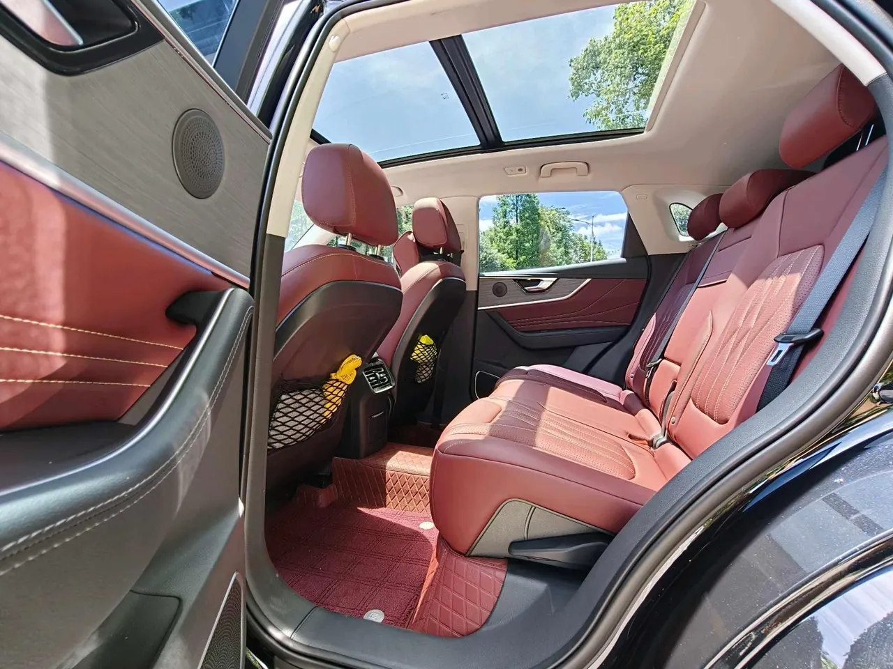 HongQi 2025 HS5 2.0T Two-Drive Flag Enjoy Pro Edition Automatic Gear 8