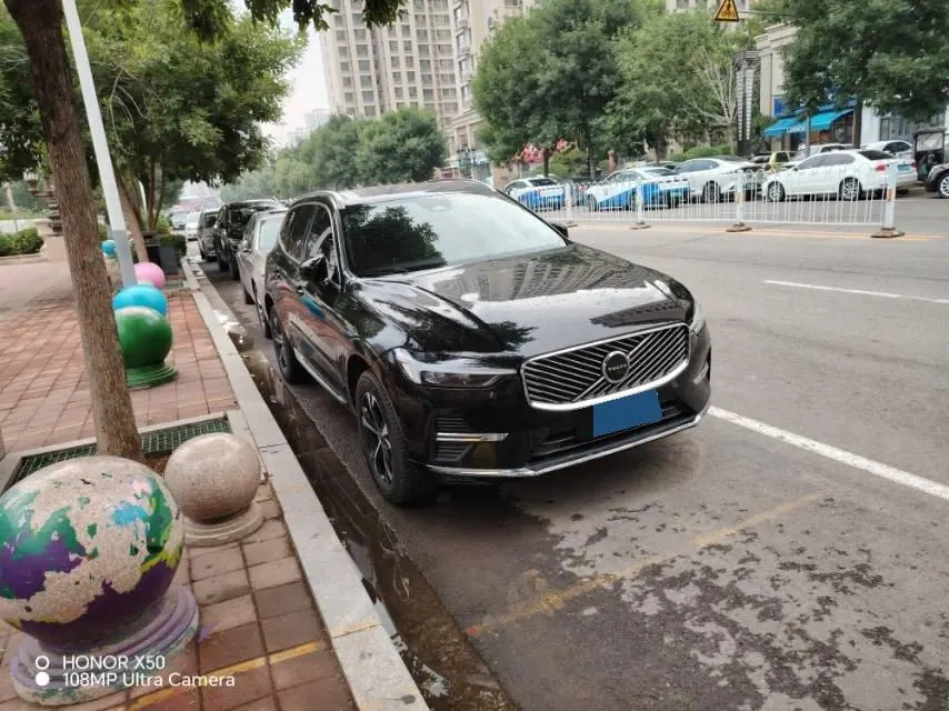 Volvo 2026 XC60 48V 2.0T B5 All-Wheel Drive Intelligent Luxury Edition Automatic Transmission 3