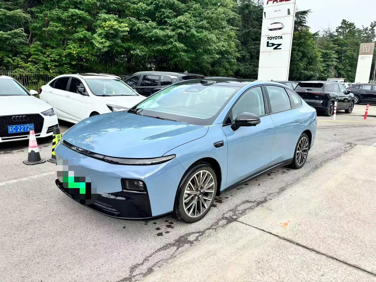 Открыть галерею: Leapmotor 2025 B 01 550 Laser Radar Edition Automatic Gear