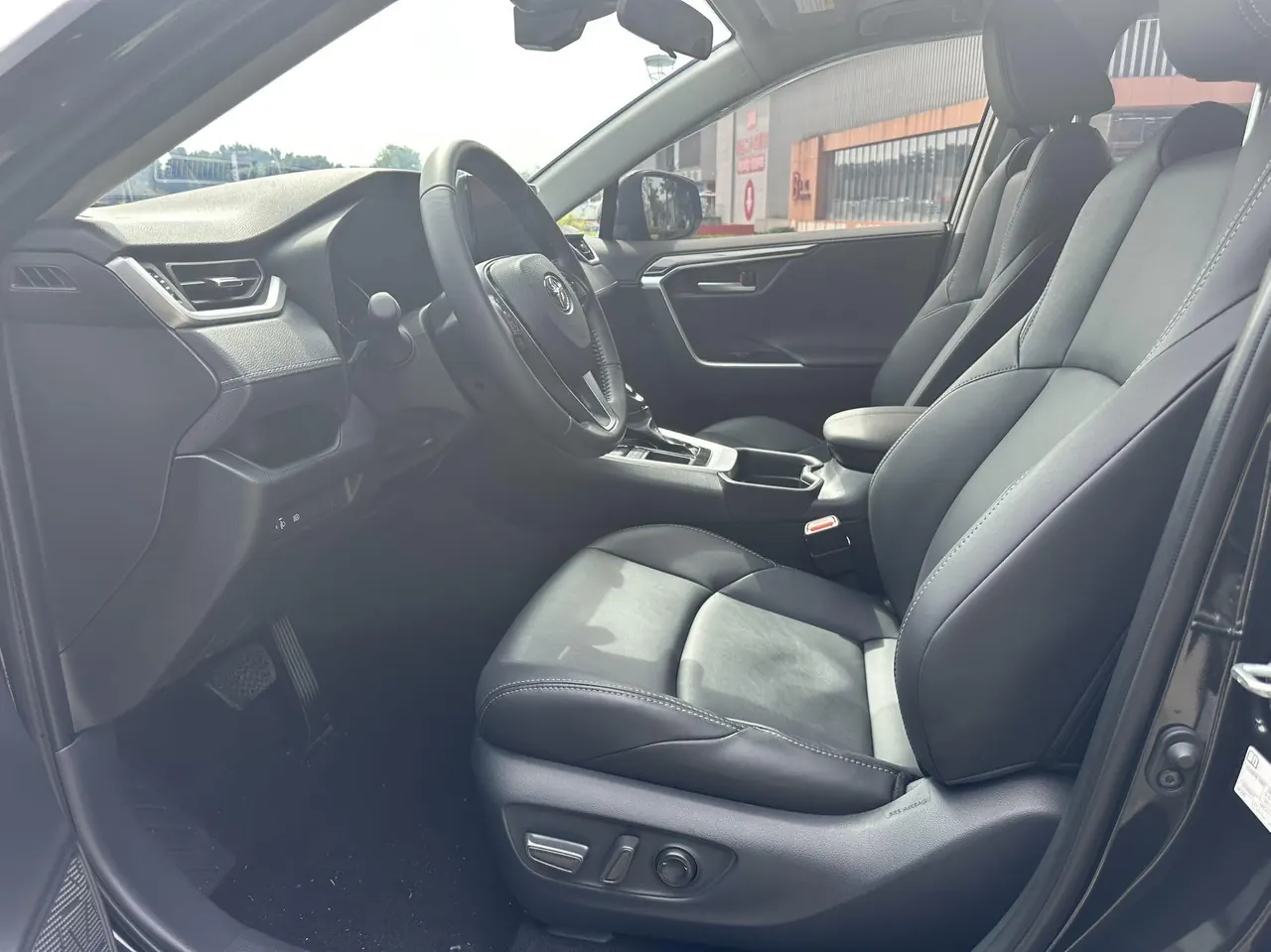 Toyota 2023 Wilanda 2.0 Stepless Two-Drive City Edition Automatic Gear 4