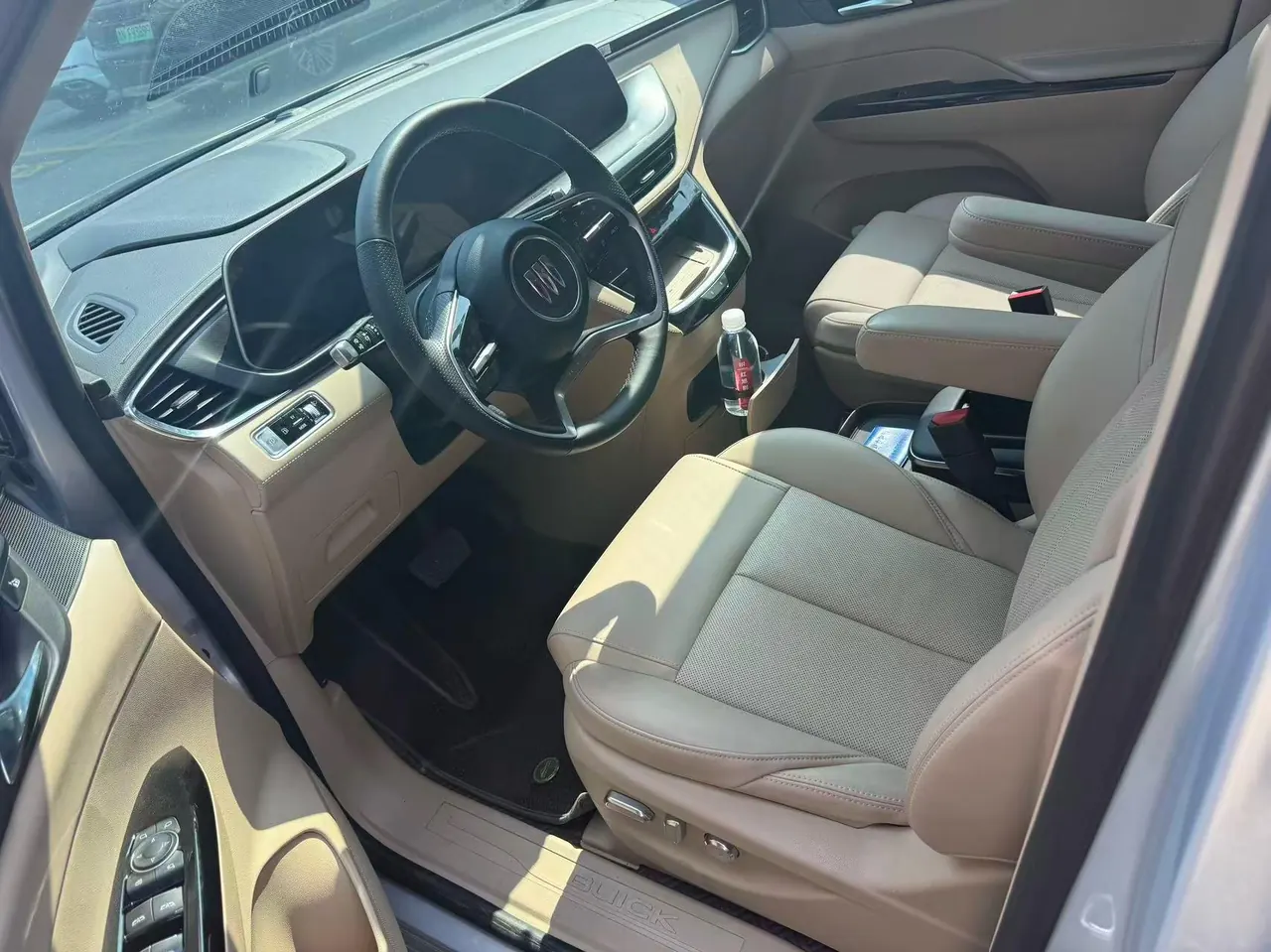 Buick 2025 GL8 Lu Shang 1.5T Premium Edition 7-seat Automatic Gear 4