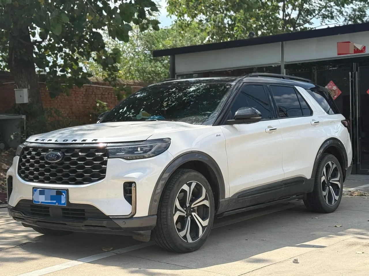 Открыть галерею: Ford 2023 Explorer 2.3T EcoBoost 285 Four-wheel Drive ST-LINE6 Seat Automatic Gear