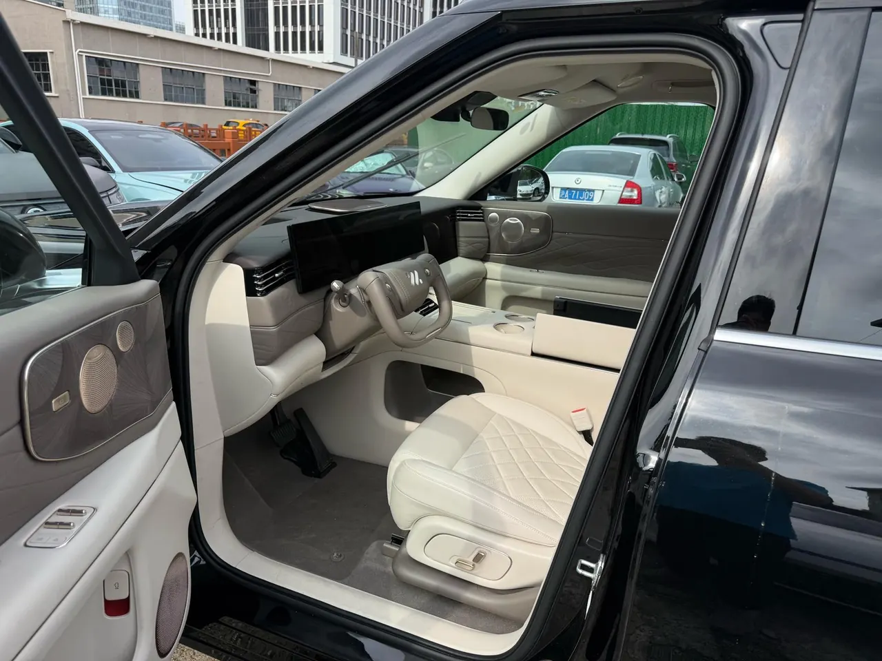 IM 2026 IM LS9 52 Ultra Automatic 13