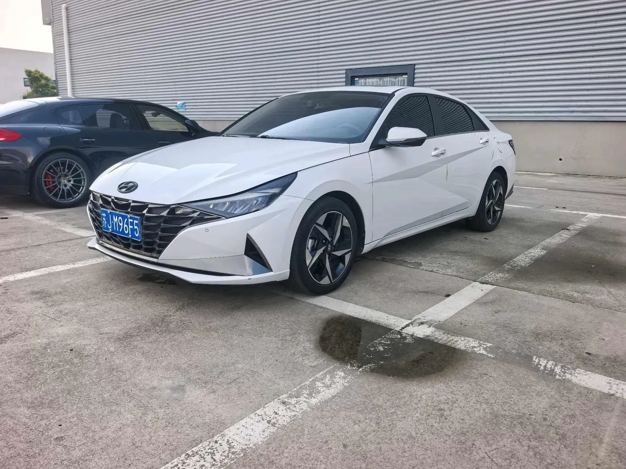 Open image lightbox: Hyundai 2023 Elantra-sedan 1.5 stepless GLX elite automatic gear