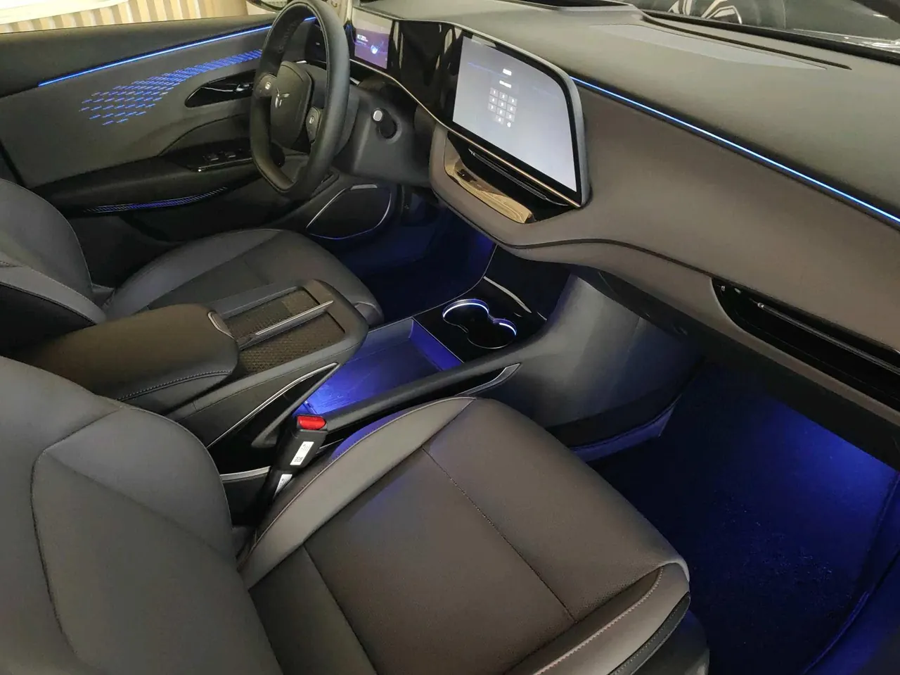 HongQi 2025 EH 7 640 4-wheel drive intelligent automatic gear 6