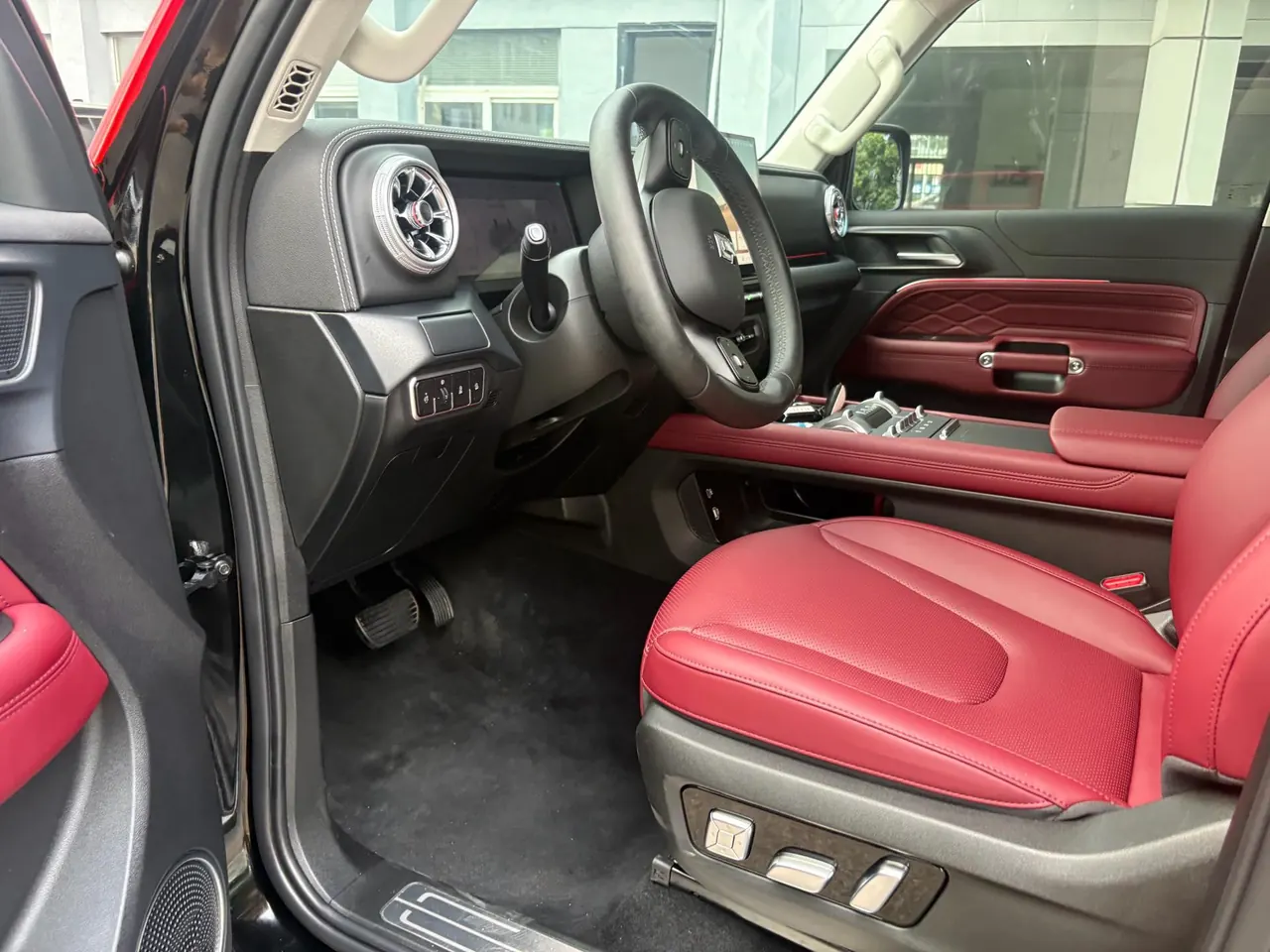 Tank 2025 Tank 300 2.0T Challenger Automatic Transmission 2
