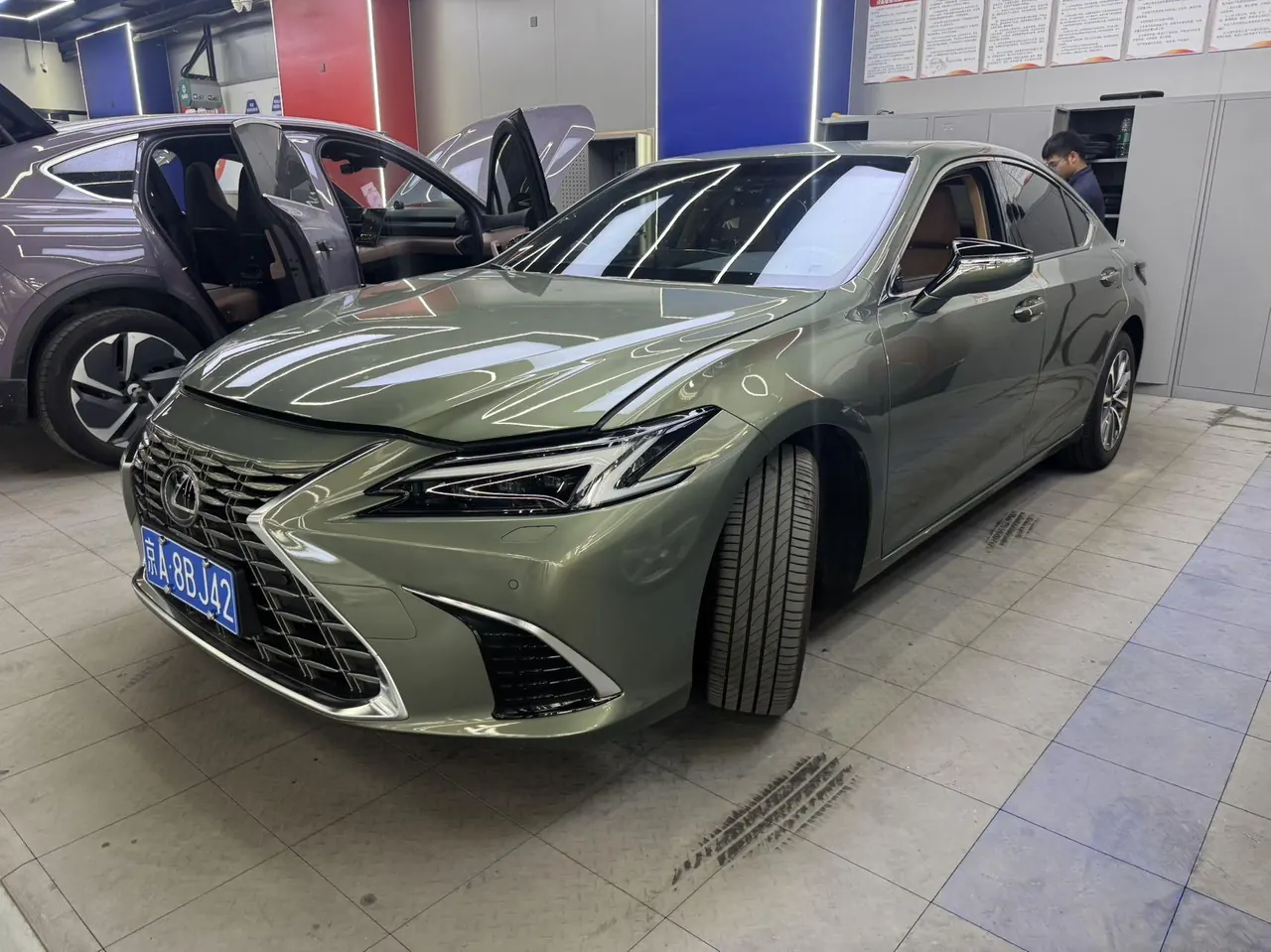 Открыть галерею: Lexus ES (Imported) 2025 ES200 2.0 Stepless Edition Automatic Gear