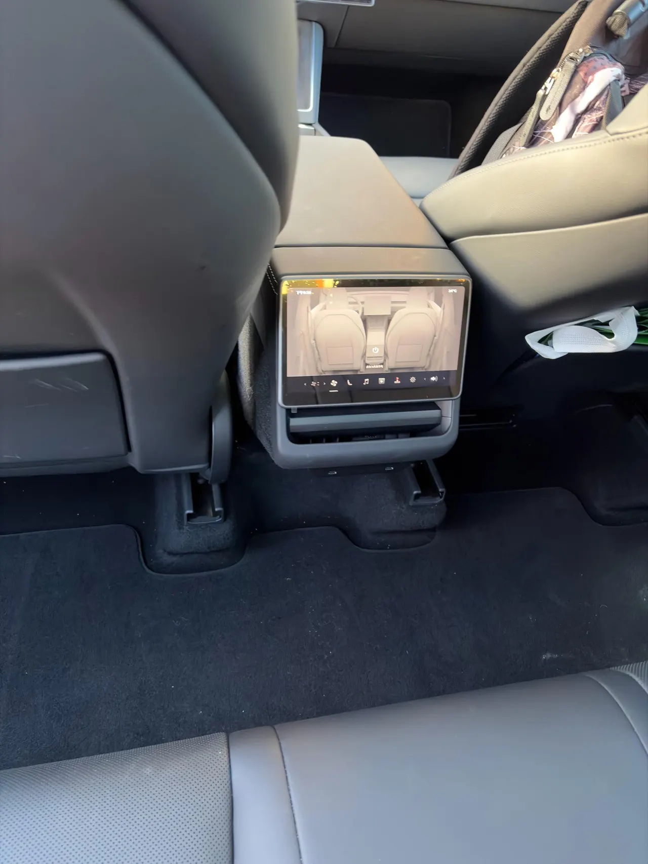 Tesla 2026 Model Y Rear-Wheel-Drive Automatic 7