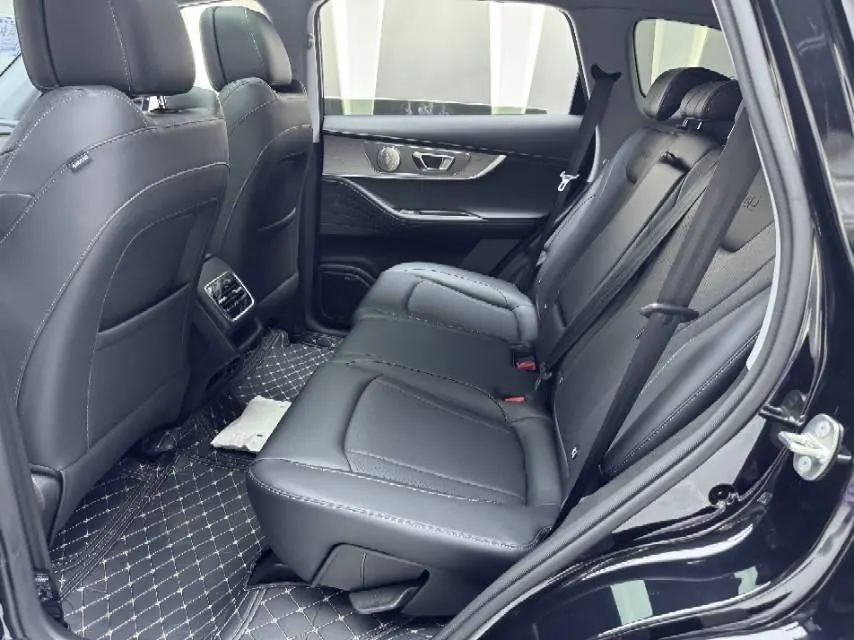 Chery 2025 Ruihu 8 PRO 1.6T 290T Two-Drive Deluxe Edition Automatic Gear 6