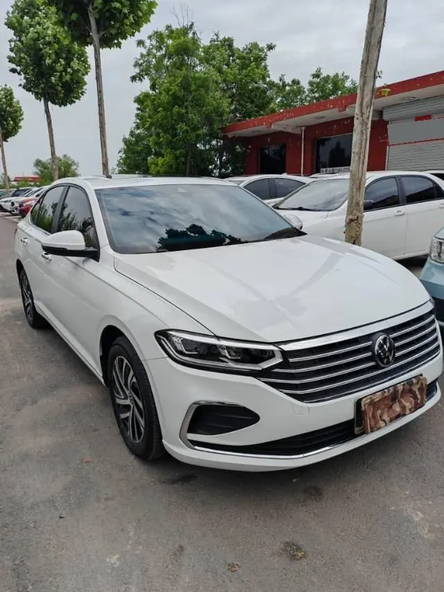 Volkswagen 2024 LaVida 1.5 5 Million Edition Automatic 3