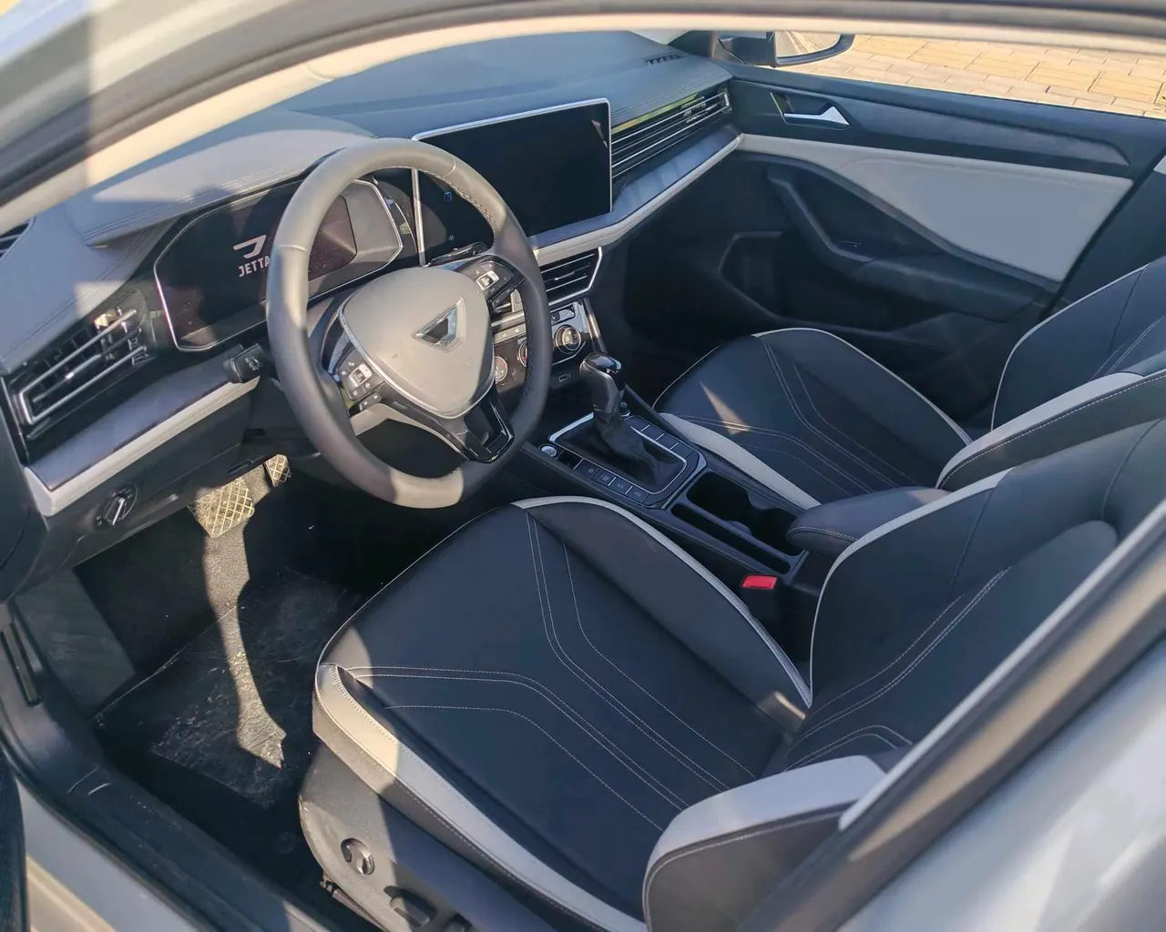 Jetta 2025 Jetta VA7 1.4T first come, first served automatic gear 3