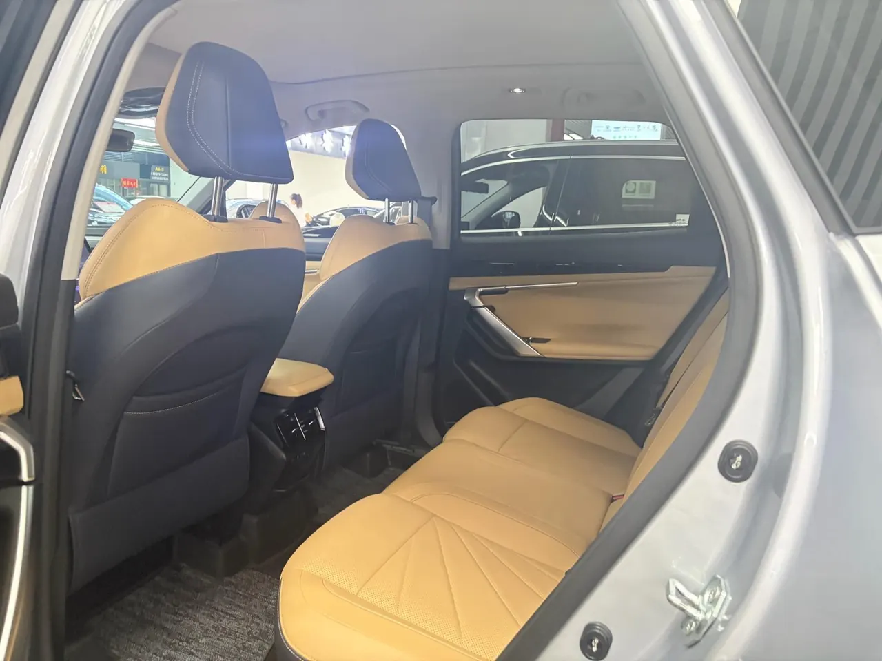 Geely 2023 Boyue L 1.5TD Honorable Automatic Transmission 5