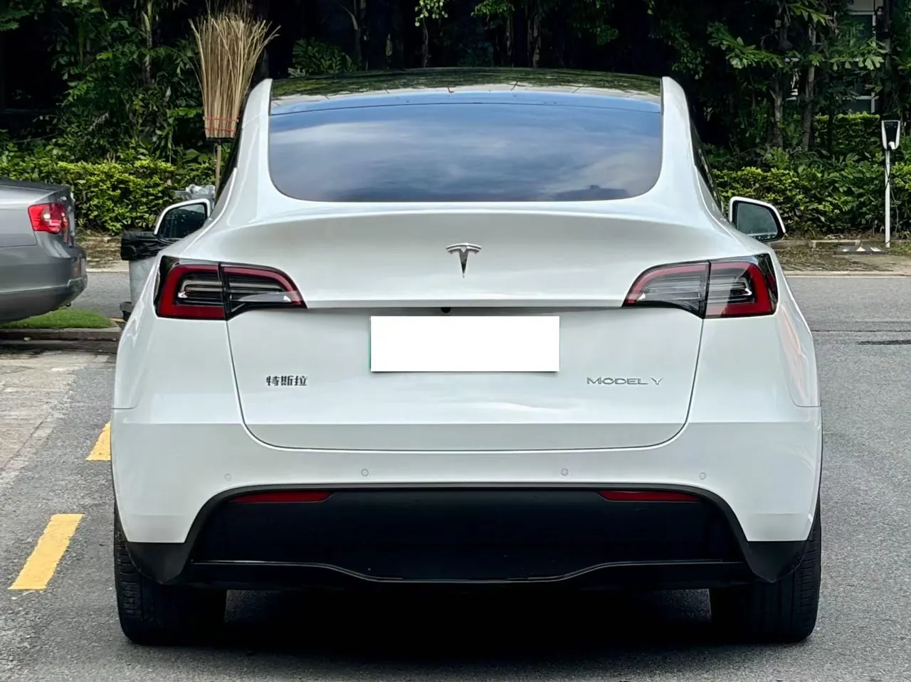 Tesla 2022 Model Y rear-wheel drive version automatic transmission 5