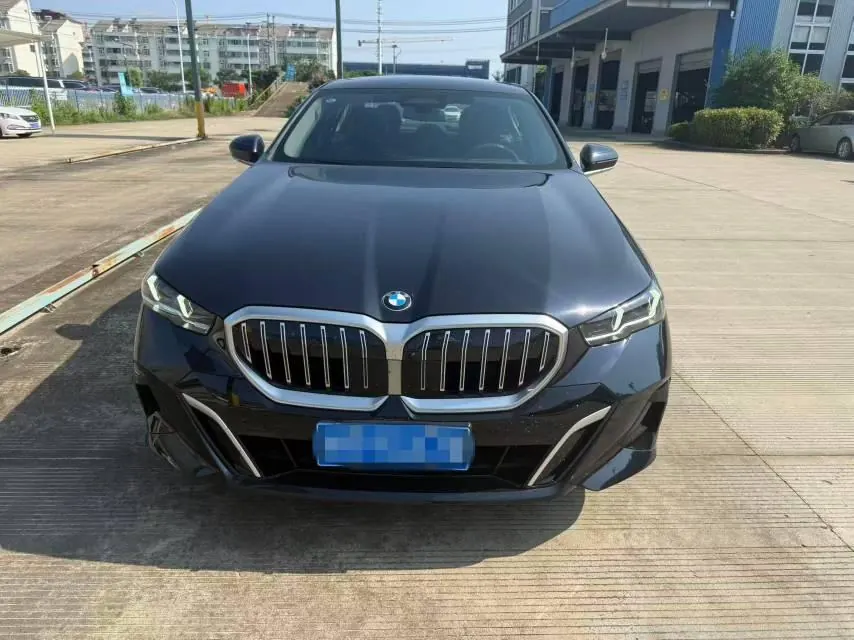 BMW 5 Series 2025 530Li 48V 2.0T Premium Luxury Suit Automatic Gear 2