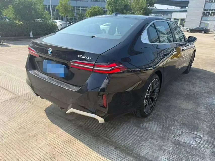 BMW 5 Series 2025 530Li 48V 2.0T Premium Luxury Suit Automatic Gear 3