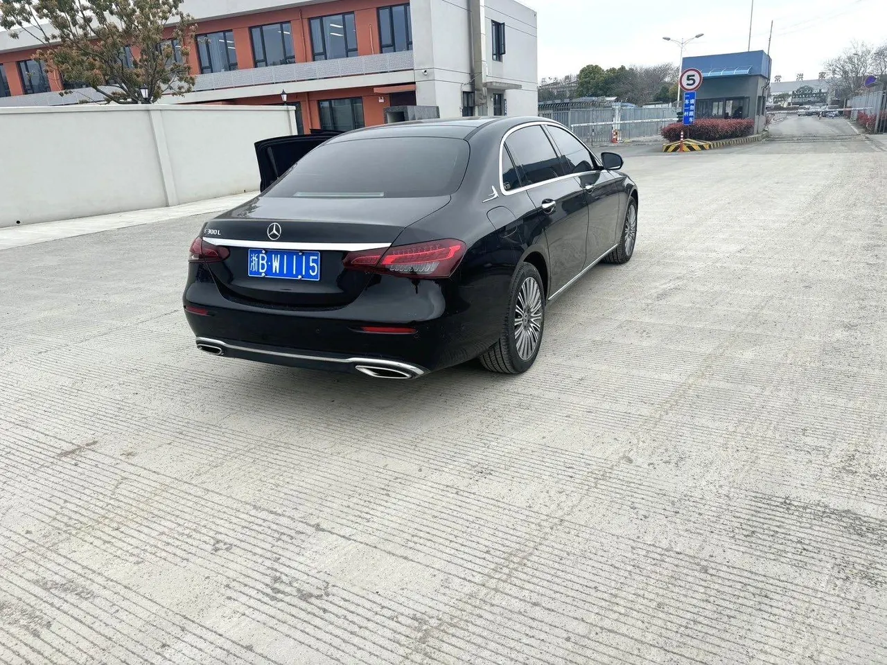 Mercedes Benz E Class 2022 E 300 L 2.0T Luxury (Change 2) Automatic Gear 6