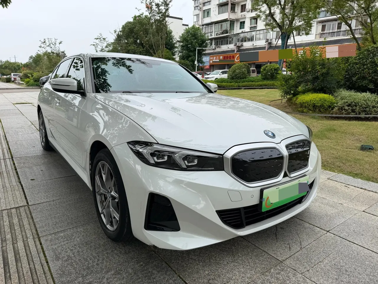 BMW 2022 i3 eDrive 35L automatic gear 2
