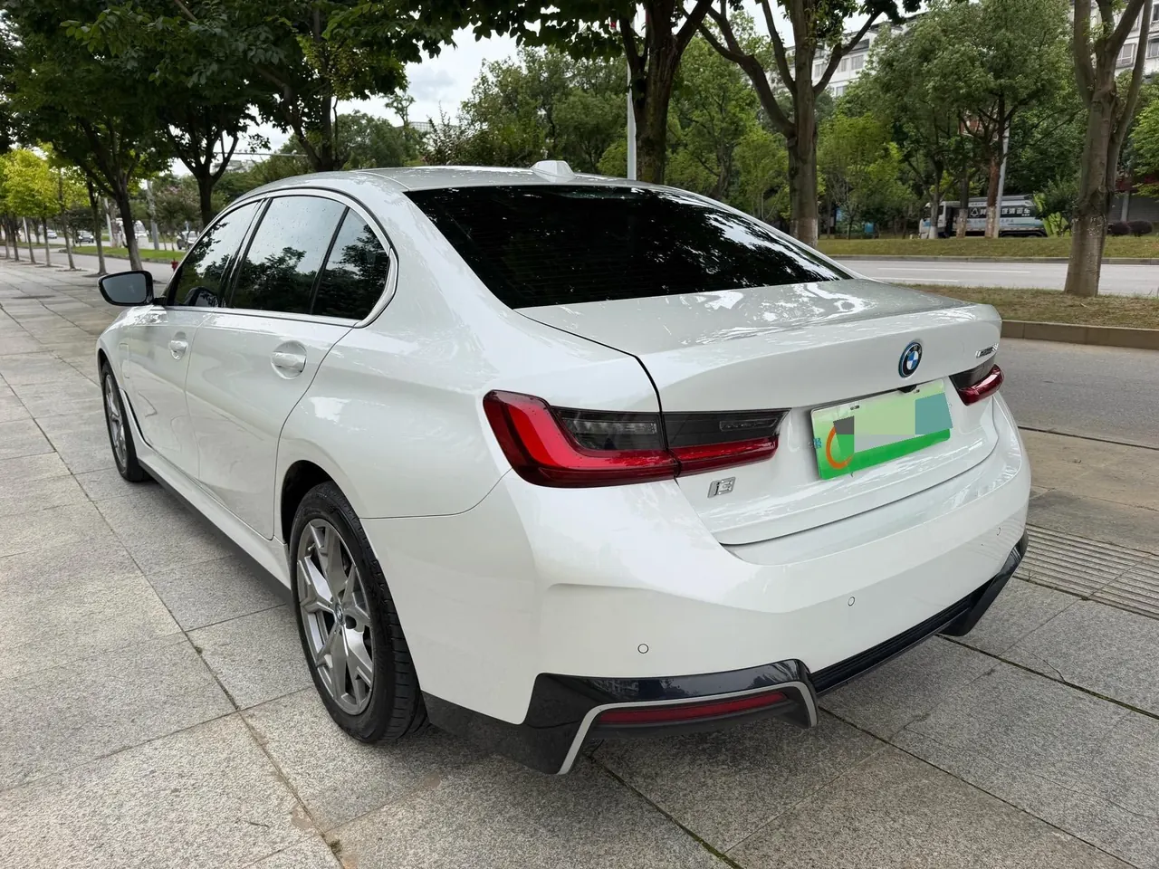 BMW 2022 i3 eDrive 35L automatic gear 8