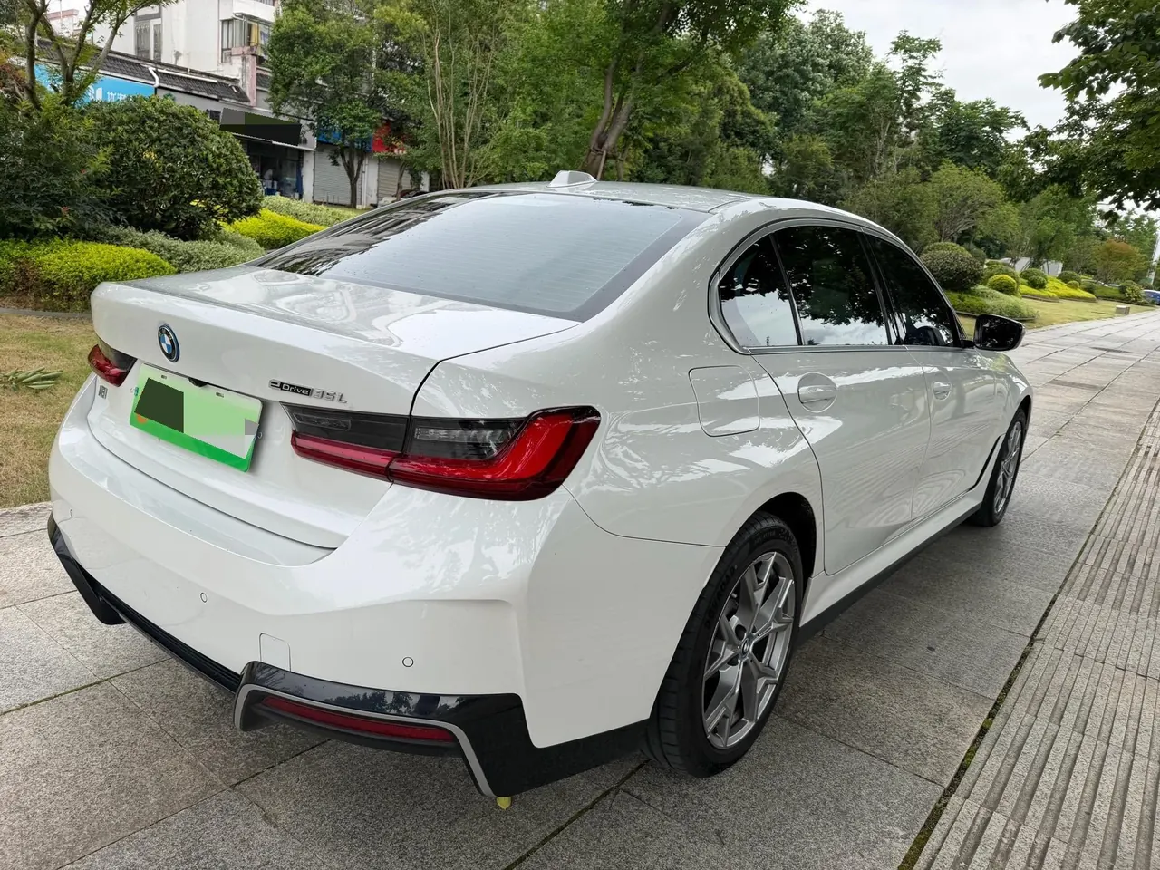 BMW 2022 i3 eDrive 35L automatic gear 9