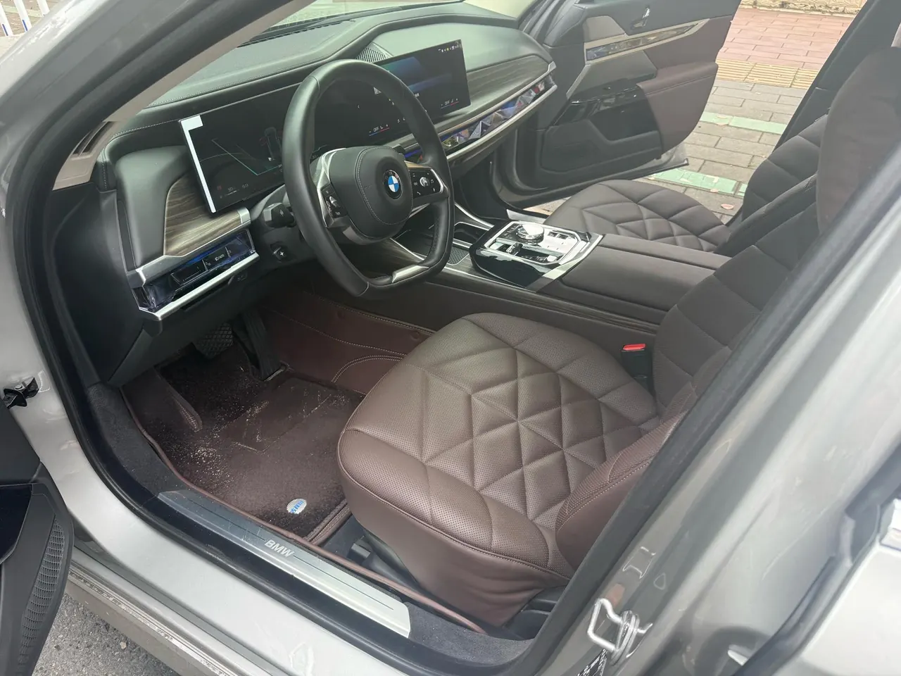 BMW 7 Series (Imported) 2023 735Li 48V 3.0T Luxury Suit Automatic Gear 3