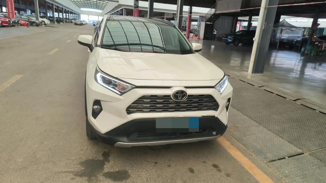 Toyota 2021 RAV4 Rongbo 2.0 Stepless Two-Drive Premium Edition Automatic Gear 2
