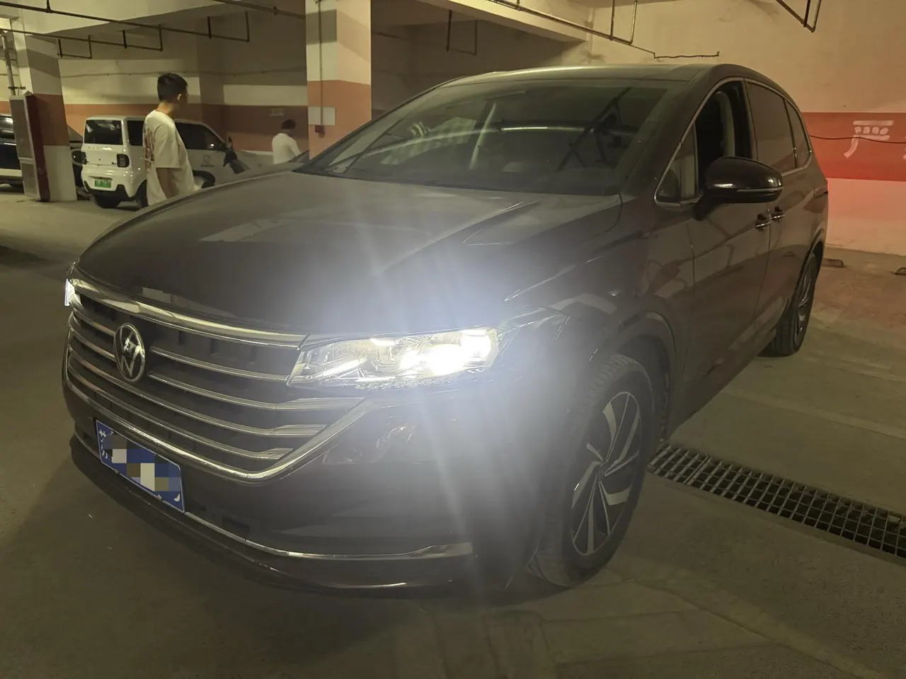 Volkswagen 2023 models of Viran (Viloran) 2.0TSI 330TSI Deluxe Edition Automatic Gear - View 1