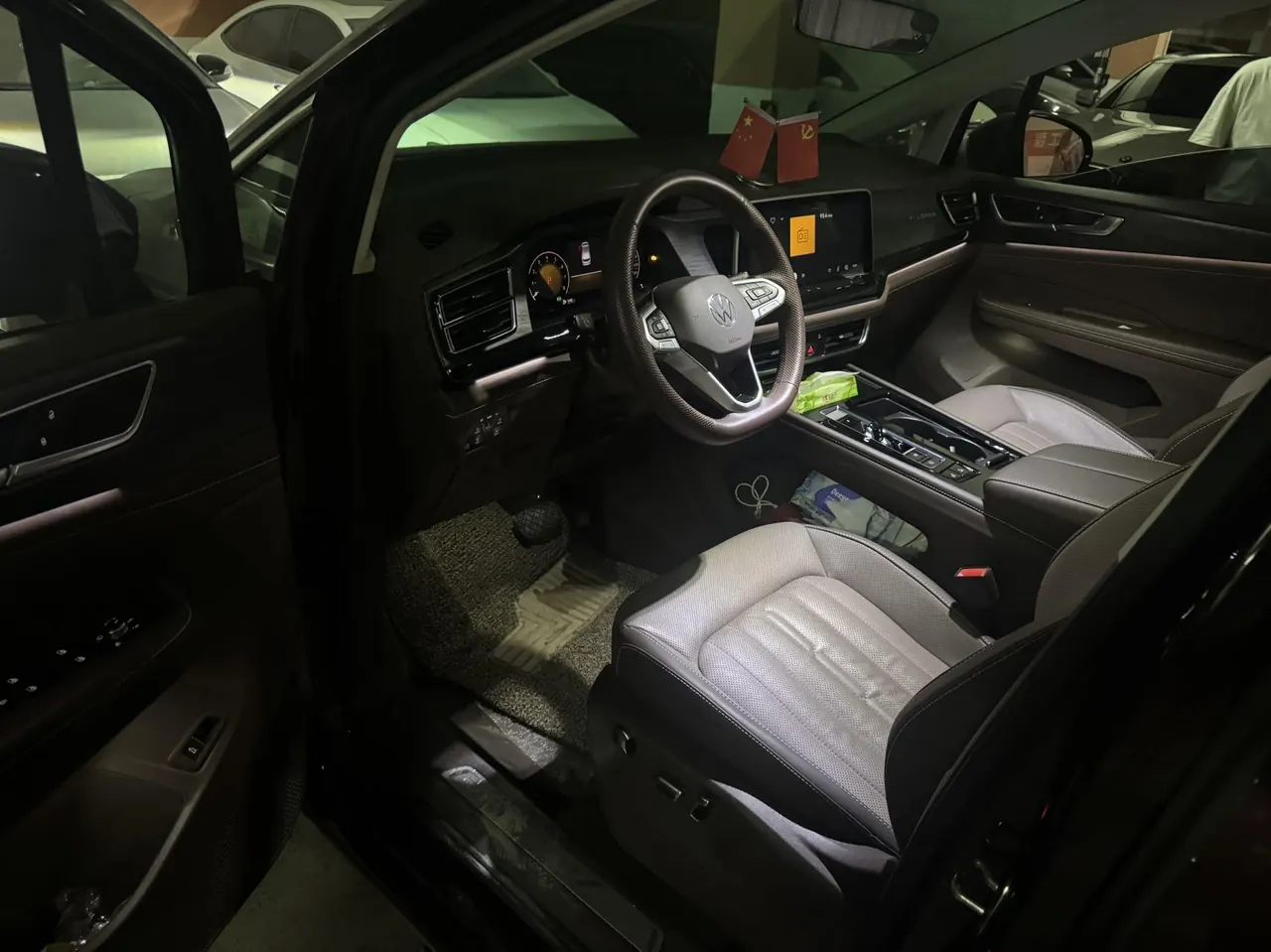 Volkswagen 2023 models of Viran (Viloran) 2.0TSI 330TSI Deluxe Edition Automatic Gear 2