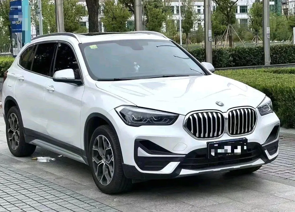 BMW 2022 X1 sDrive20Li 1.5T exclusive automatic gear 4