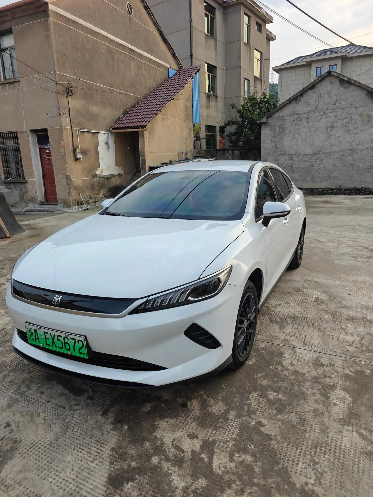 BYD 2025 Qin PLUS EV Intelligent Driving Version 510km Entry-Level Automatic Transmission - View 1