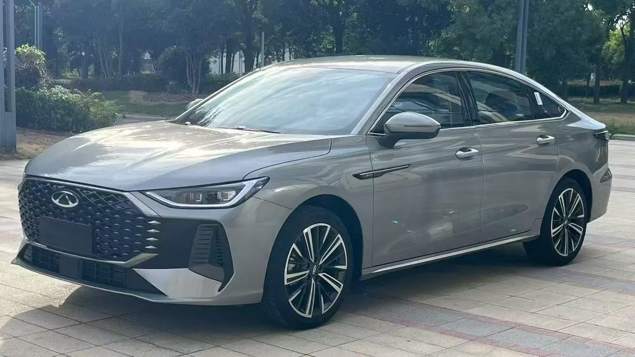 Chery 2025 Erez 8 Pro 1.6TGDI 290TGDI Comfortable Automatic Gear - View 1