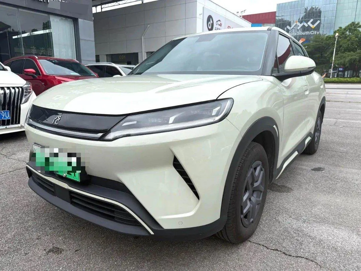 BYD 2025 Yuan UP 301KM Pilot Automatic Gear - View 1