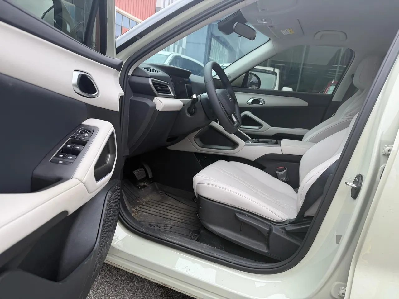 BYD 2025 Yuan UP 301KM Pilot Automatic Gear 7