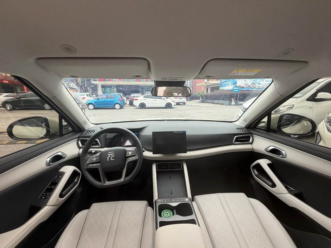 BYD 2025 Yuan UP 301KM Pilot Automatic Gear 9