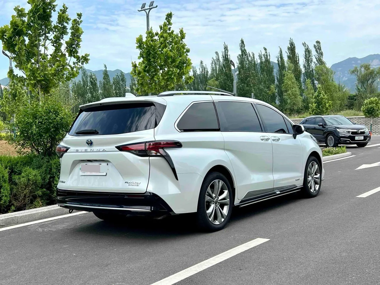 Toyota 2021 Sana 2.5 Stepless Platinum Edition Automatic Transmission 4