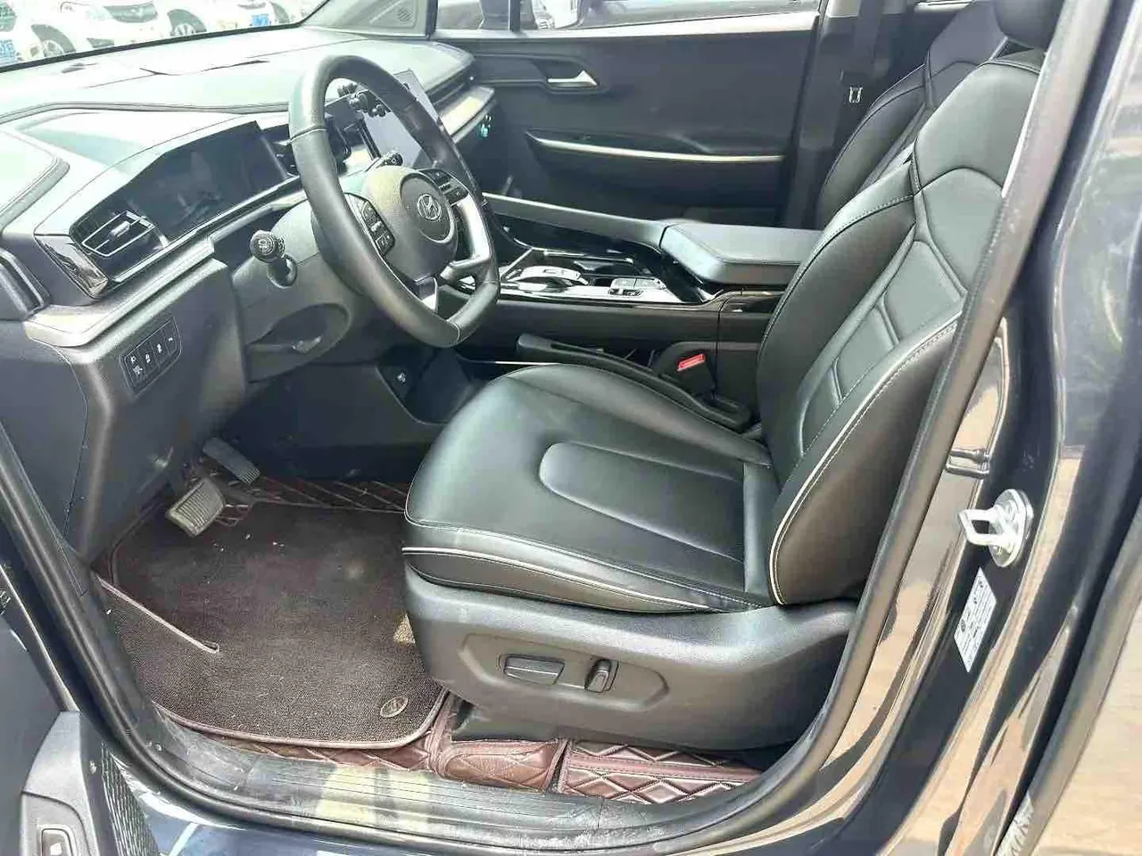 Hyundai 2021 Kusto 1.5TGDi 270TGDi LUX Premium Edition Automatic Gear 4