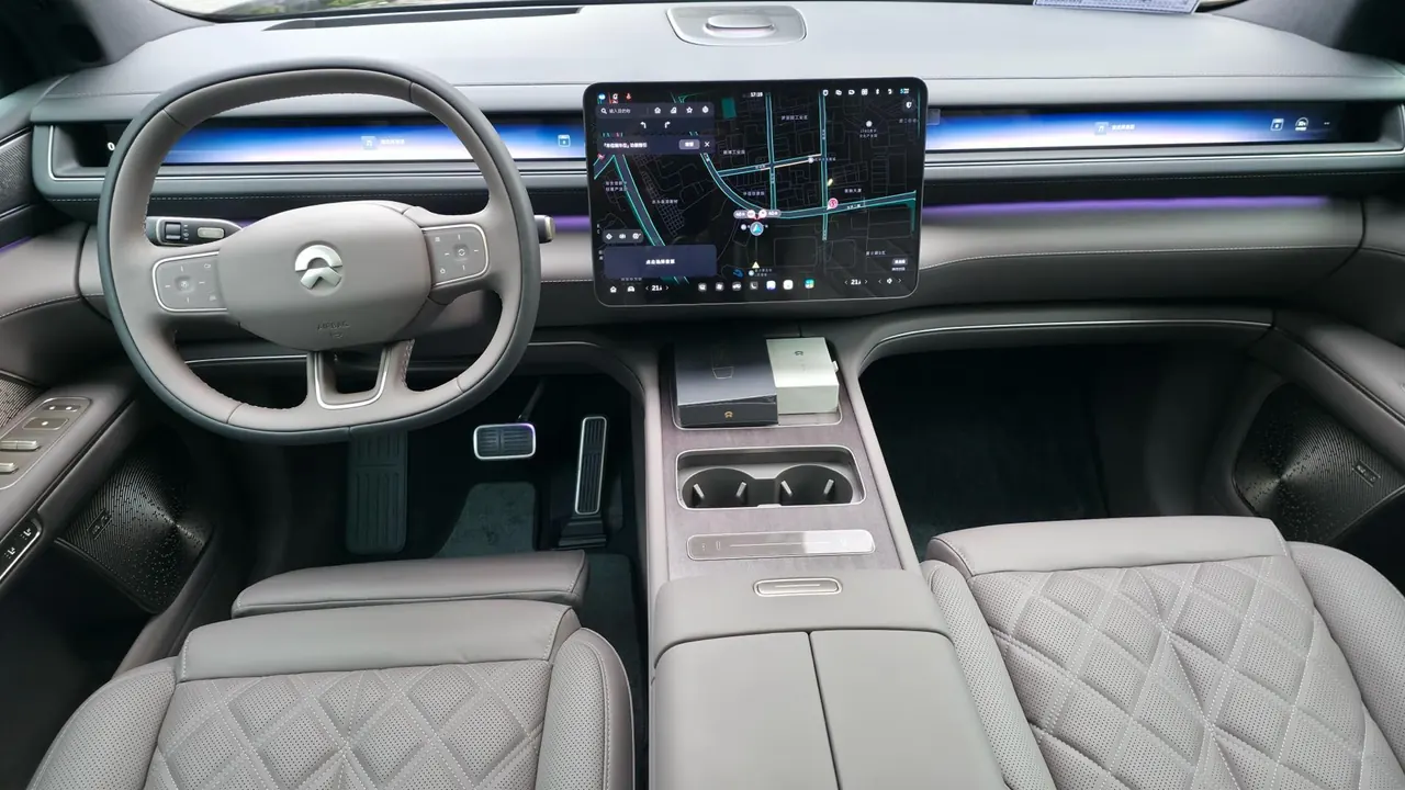 NIO 2026 ES8 6-seat executive deluxe automatic gear 4